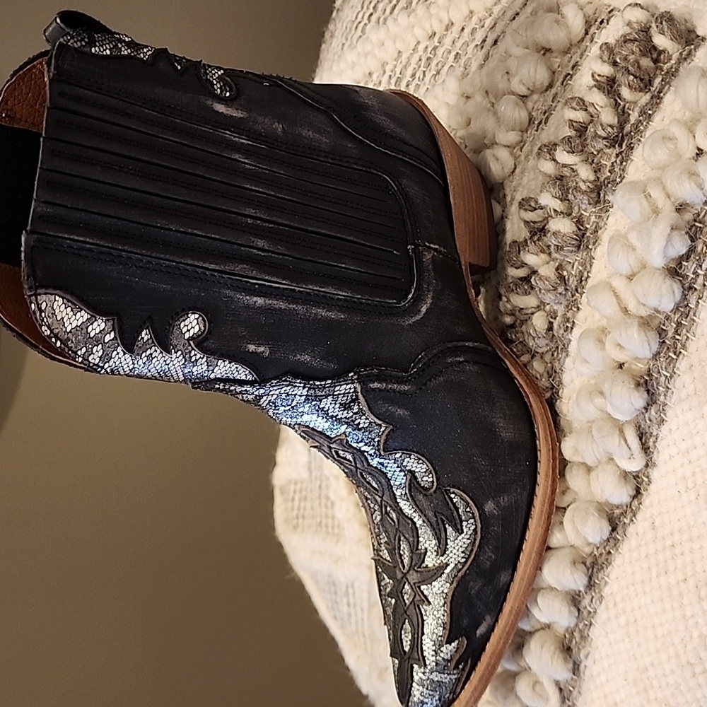 Dan POST Women's Shay Black and Silver Western Boots - Picture 2 of 7